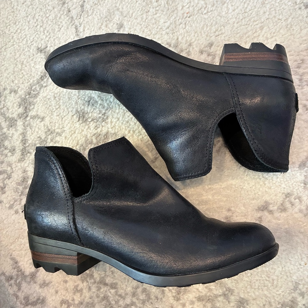 Sorel Lolla Ankle Booties
